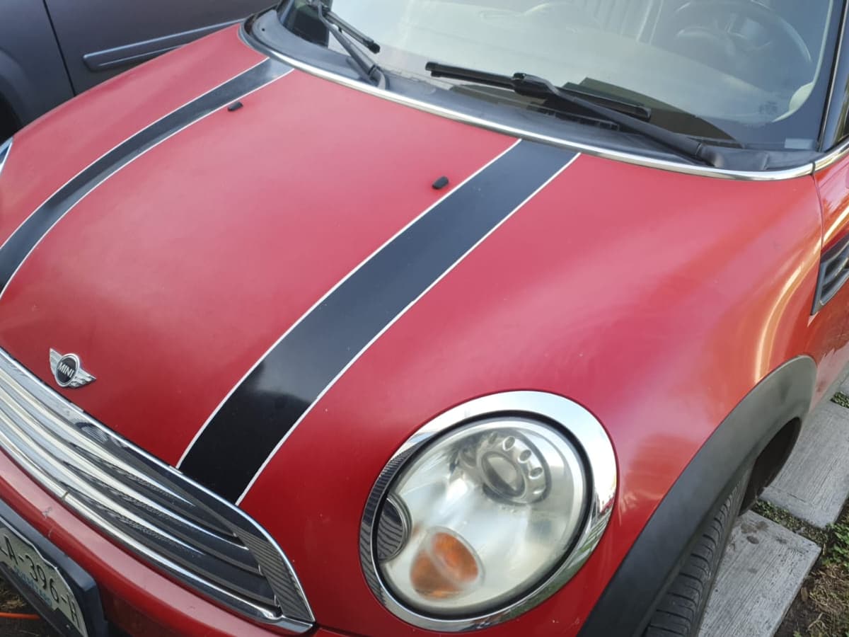 Antes: Mini Cooper tal como llegó al taller